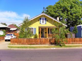 280 College Ave, Fresno, CA 93701-1710