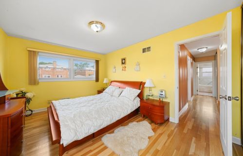 8830 Elmore St, Niles IL 60714-2413 exterior