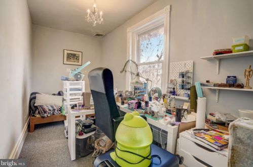 437 44 St, Philadelphia PA 19104-2910 exterior