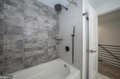 1515 4 St, Philadelphia PA 19148-1303 exterior