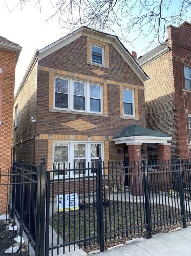 2534 Whipple St, Chicago, IL 60623-4138