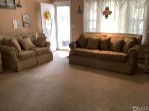 26 Brookville Rd, Edison, NJ 08817-4102