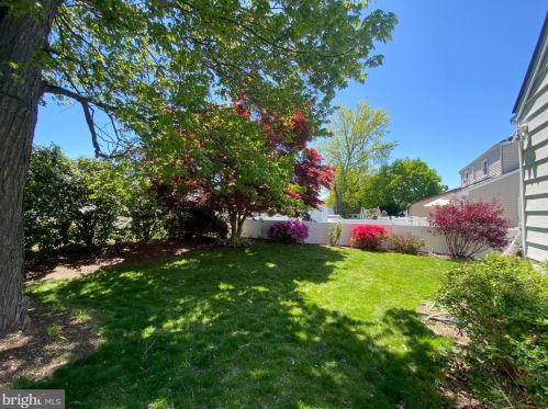 29 Wolf Dr, Trenton NJ 08610-1122 exterior