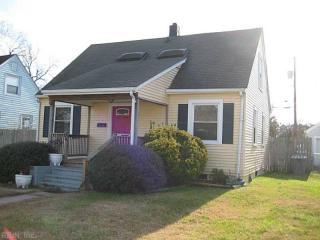 50 Henry St, Hampton, VA 23669-4322