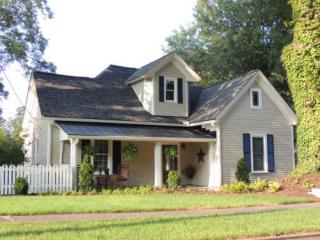 169 Stewart Ave, Marietta, GA 30064-2262