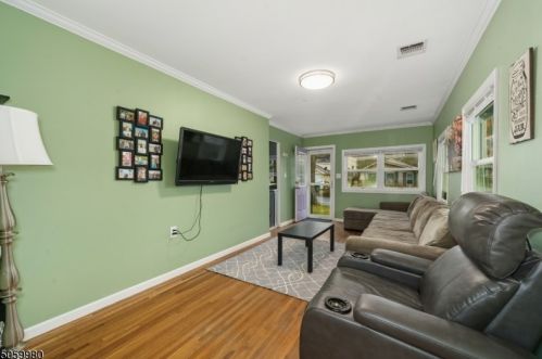 9 Prospect Ave, Mount Olive, NJ 07828-3417