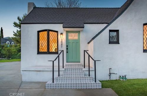 3047 Prospect Ave, Glendale CA  91214-3425 exterior