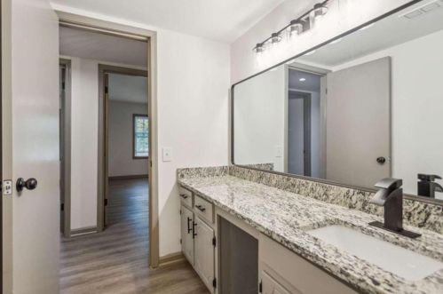 74 Montre Sq, Atlanta GA  30327-4044 exterior