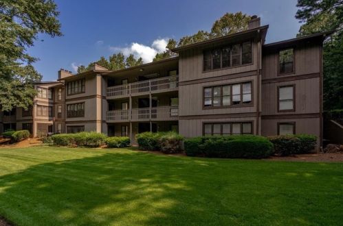 405 Smokerise Cir, Marietta, GA 30067-5480
