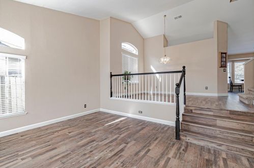 8686 White Peacock Way, Elk Grove, CA 95624-3701