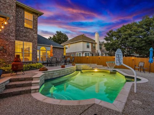 5000 Spanish Riv Trl, Fort Worth TX  76137-5216 exterior