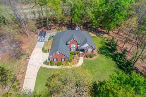 508 Academy Woods Dr, Jefferson, GA 30549-7514