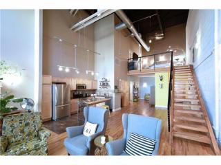 1621 Liberty Ln, Roswell, GA 30075-7906