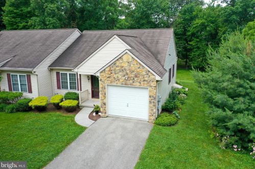 2311 Daisy Rd, York, PA 17402-4657