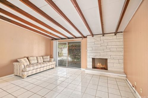 2318 Olive St, Santa Ana, CA 92707-3309