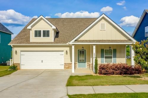 170 Orchard Ln, Porterdale, GA