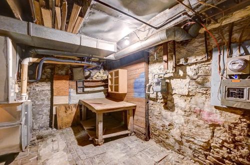 1038 Academy Ave, Cincinnati OH  45205-1643 exterior