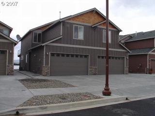 813 King Dr, Rainier, OR 97048-2650