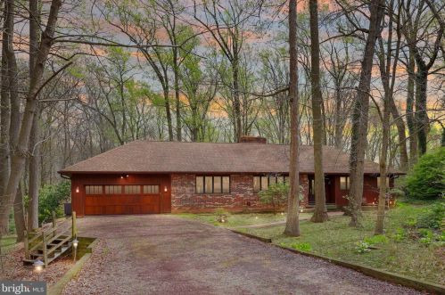 1194 Jacksonville Rd, Columbus, NJ 08022-1922