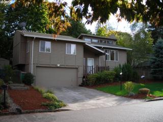 2712 Stanley Ct, Portland, OR 97219-6248