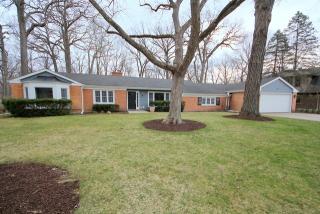 50 Cumberland Dr, Half Day, IL 60069-3109