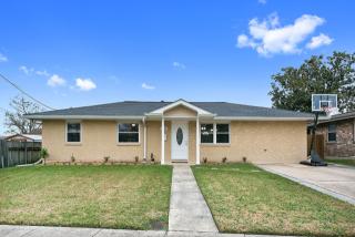 8905 Fulton St, Metairie, LA 70003-5209