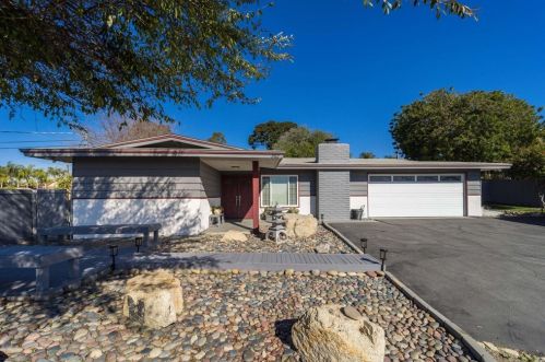 362 Indian Rock Rd, Vista CA  92084-4340 exterior