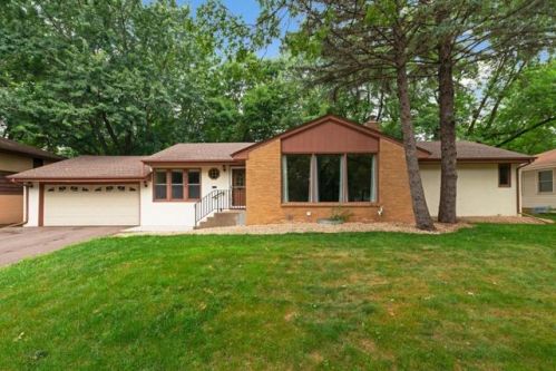3035 Idaho Ave, Minneapolis, MN 55427-2928