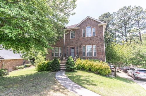 10 Misty Wood Ct, Marietta, GA 30064-1650