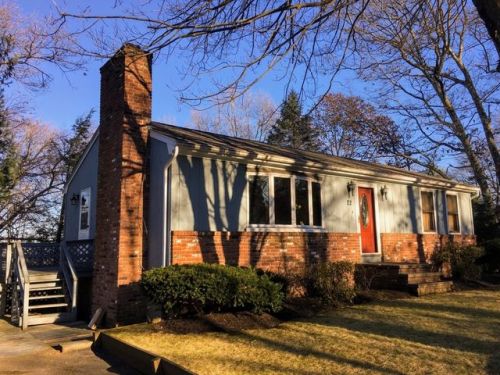 22 Paradise Ln, Providence, RI 02919-2872