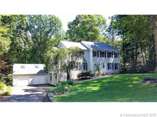 11 Hunting Hills Dr, Southington, CT 06489-4415