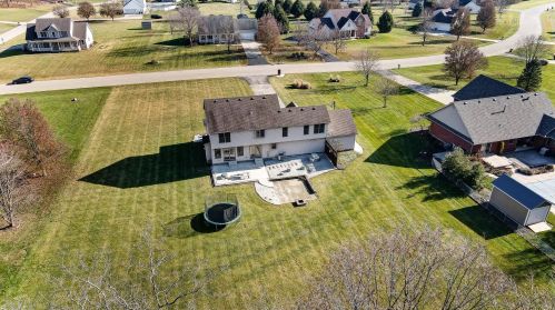 5253 Hearthstone Dr, Springfield OH  45502-8364 exterior