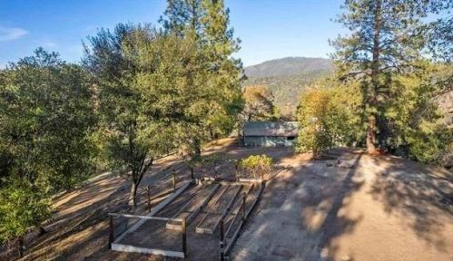 18855 Providence Mine Rd, Tuolumne, CA 95379-9714