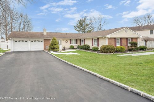 4 Juliet Ct, Old Bridge, NJ 08857-2706