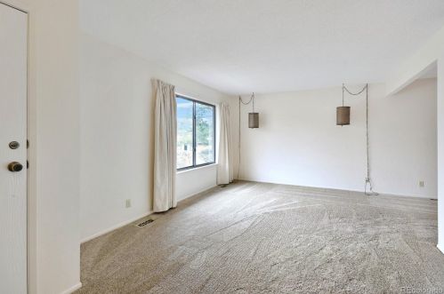 3541 Kittredge St, Denver, CO 80013-2692