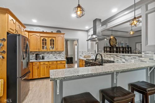 136 Brooks Dr, Stockbridge, GA 30281-1855