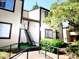 2706 138th Ave, Portland OR 97236-2875 exterior