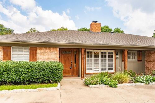 8921 Crosswind Dr, Fort Worth TX  76179-2712 exterior