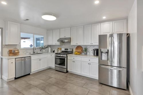 1924 Marineview Dr, San Leandro CA 94577-5315 exterior