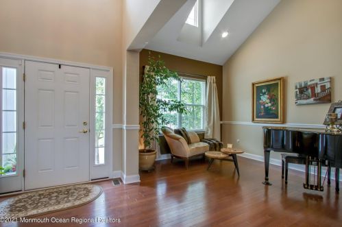 4 Birch St, Atlantic Highlands, NJ 07716-4013