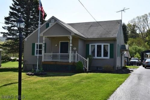 1817 Bellmeade Dr, Altoona, PA 16602-7406