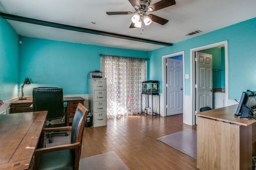 1726 Southampton Dr, Carrollton TX 75007-2623 exterior