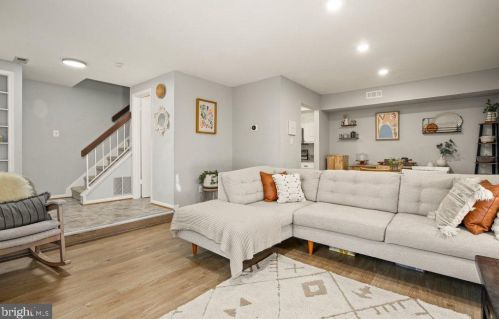 2020 Flowering Tree Ter, Silver Spring MD 20902-5815 exterior