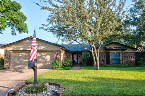 3250 Pheasant Dr, Abilene, TX 79606-3322