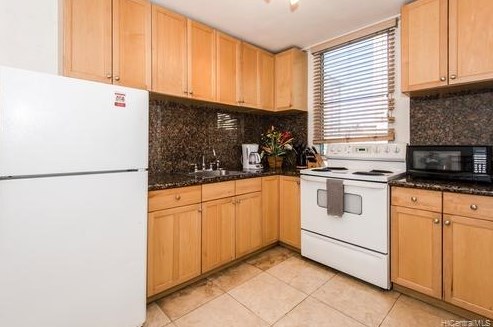 240 Liliuokalani Ave, Honolulu HI 96815-3529 exterior