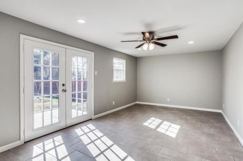 2824 Carlson Dr, Dallas TX  75235-7524 exterior