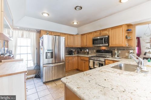 216 Nassau Dr, Tavistock NJ 08033-3976 exterior