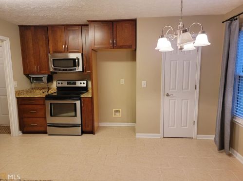 567 Deadwood Trl, Locust Grove, GA 30248-2189
