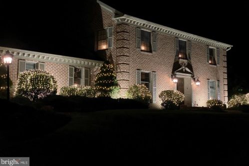 54 Strayer Dr, Carlisle PA 17013-4404 exterior