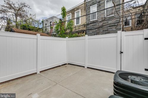 1719 27 St, Philadelphia PA 19121-2824 exterior